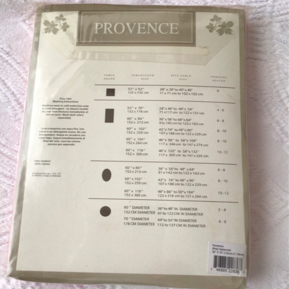 Tablecloth NWOT - Picture 2 of 7